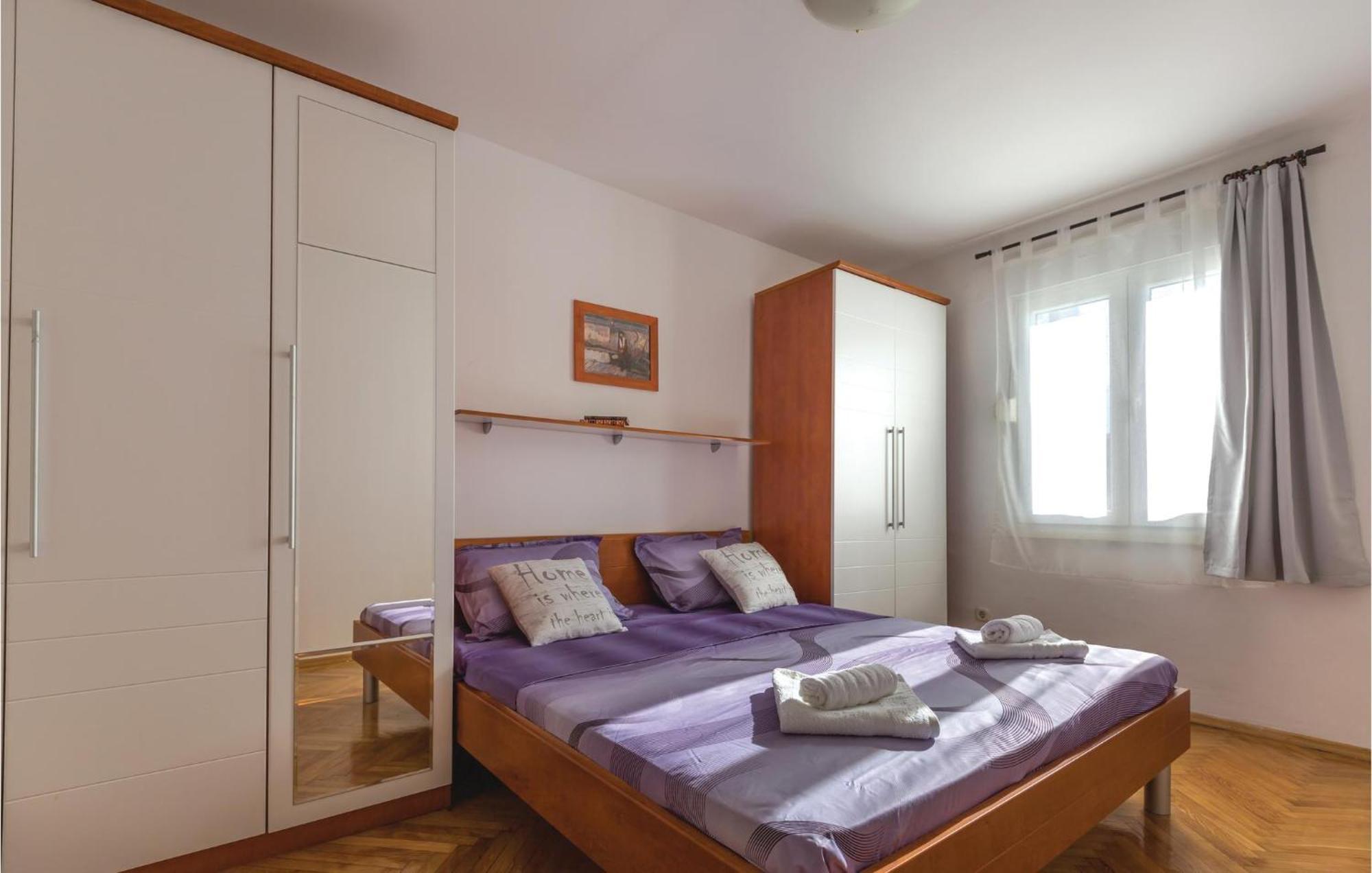 Awesome Apartment In Ploce With Kitchen 외부 사진