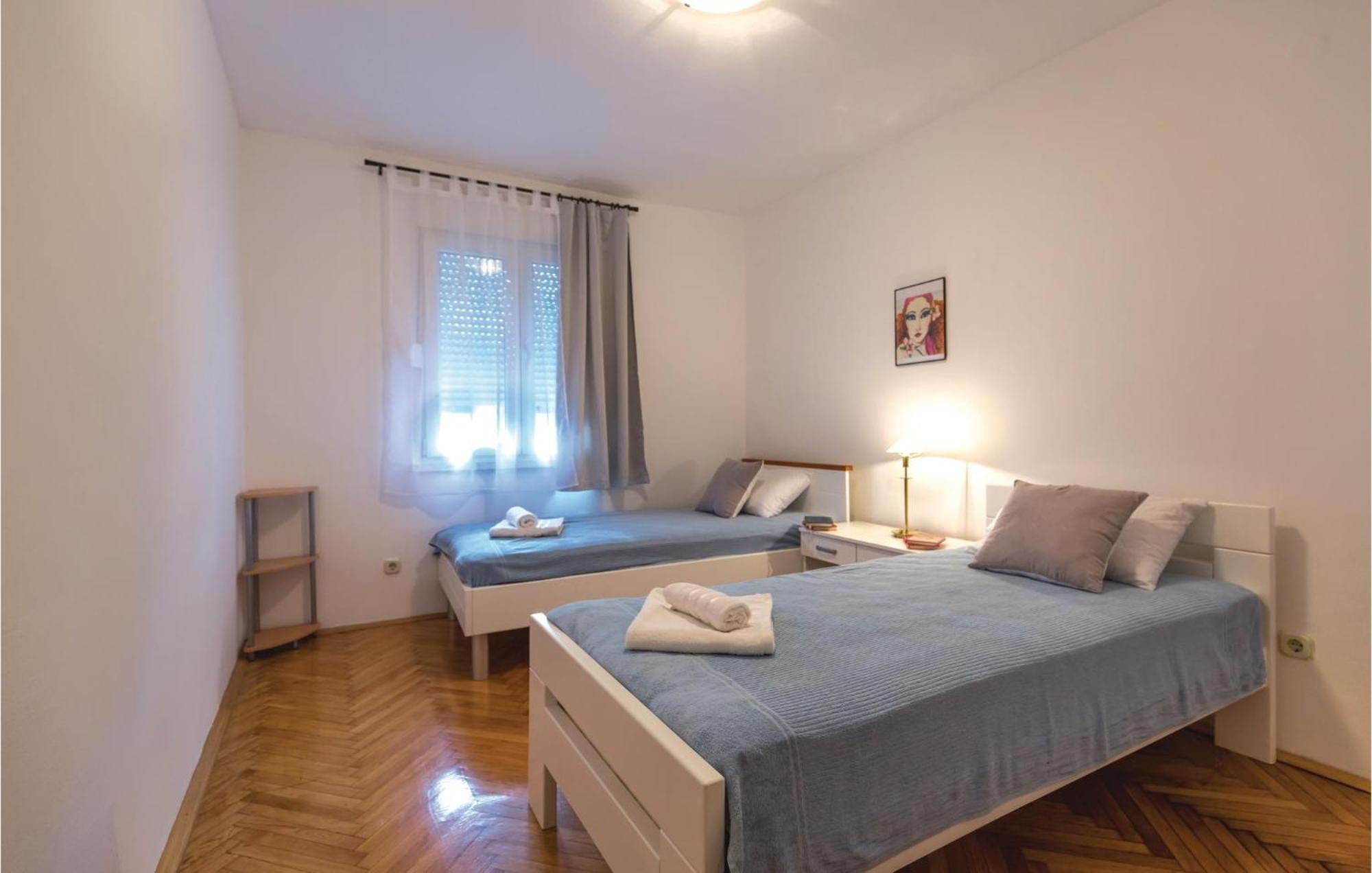 Awesome Apartment In Ploce With Kitchen 외부 사진