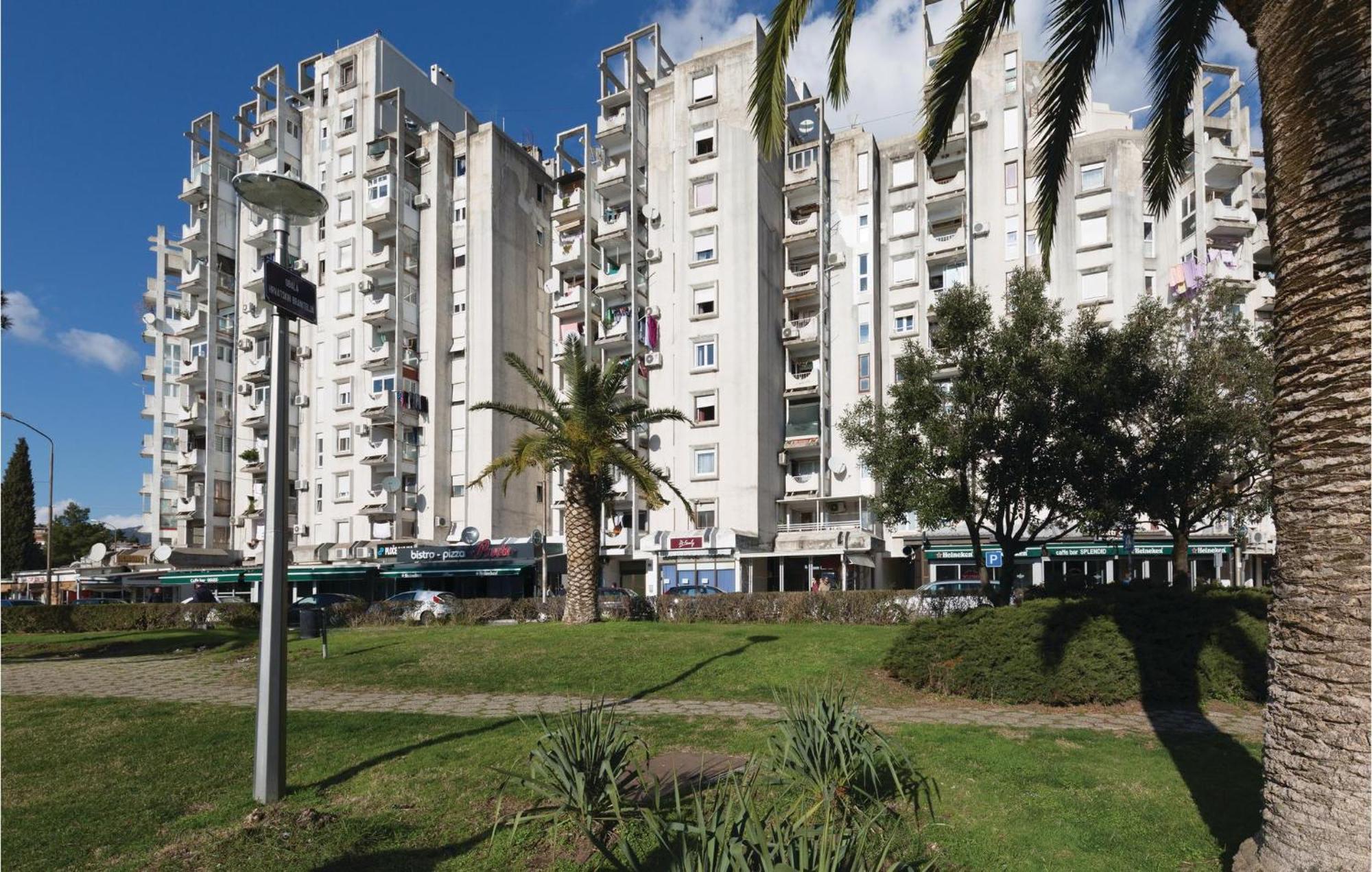 Awesome Apartment In Ploce With Kitchen 외부 사진