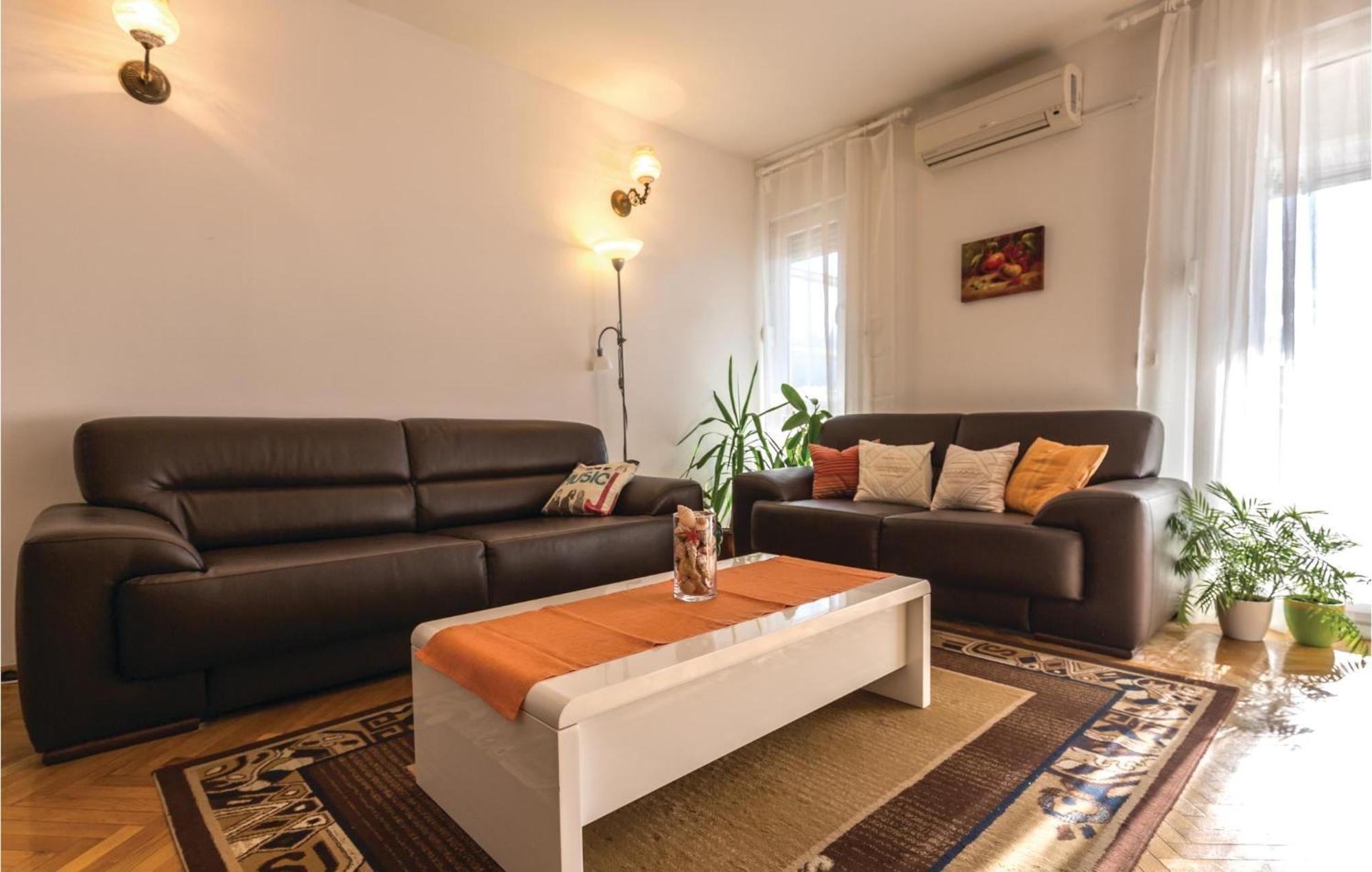 Awesome Apartment In Ploce With Kitchen 외부 사진