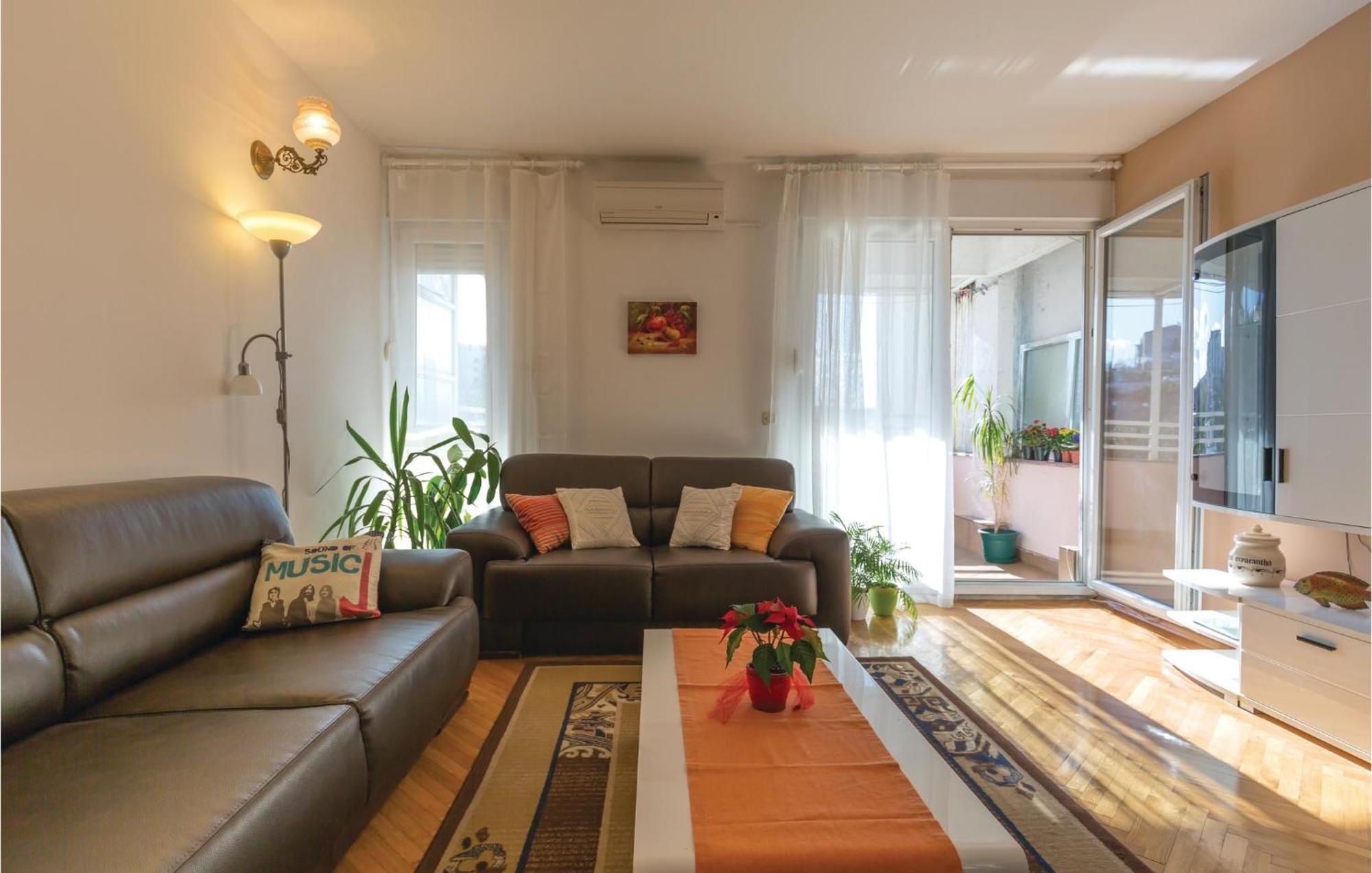 Awesome Apartment In Ploce With Kitchen 외부 사진