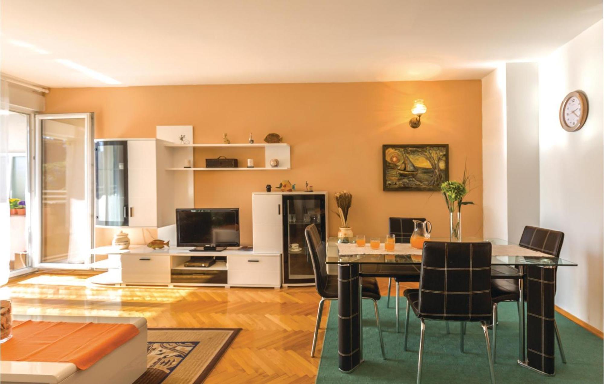 Awesome Apartment In Ploce With Kitchen 외부 사진