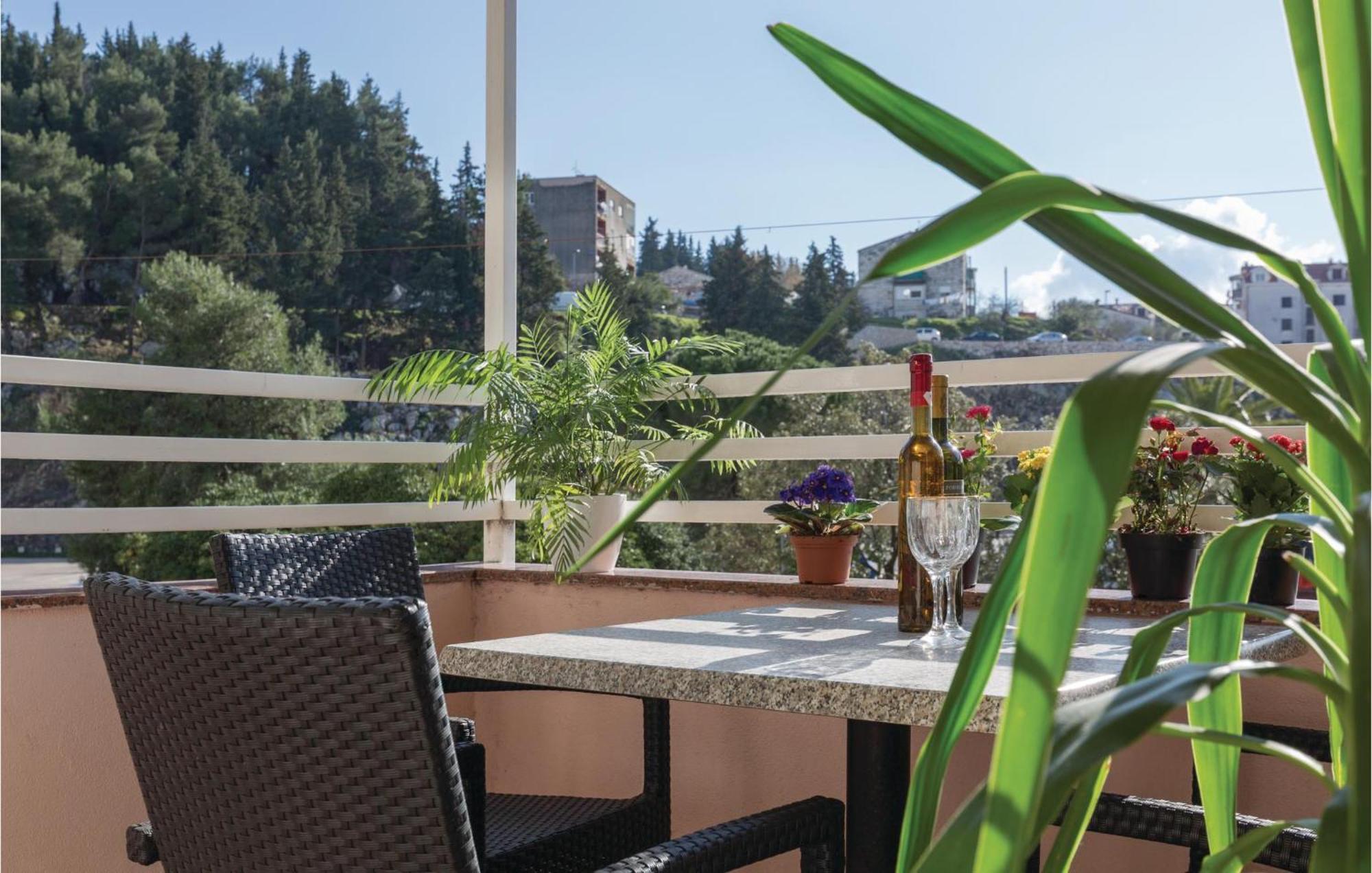 Awesome Apartment In Ploce With Kitchen 외부 사진