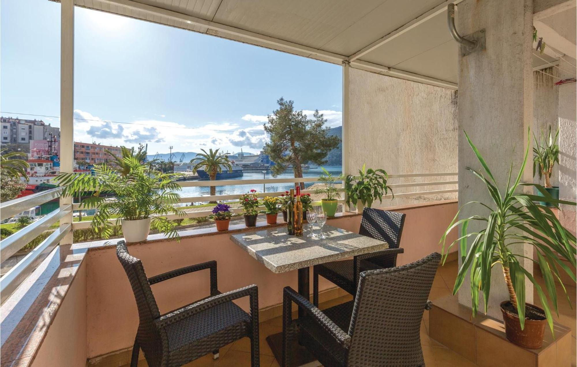 Awesome Apartment In Ploce With Kitchen 외부 사진
